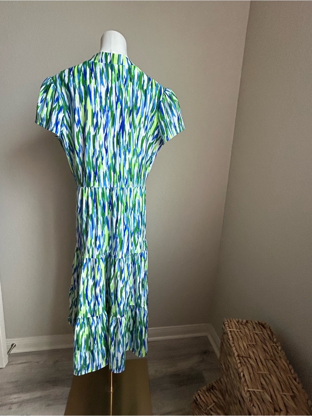 Jude Connally Blue Green White Brushstroke V-Neck Tiered Midi Dress - Picture 3 of 6